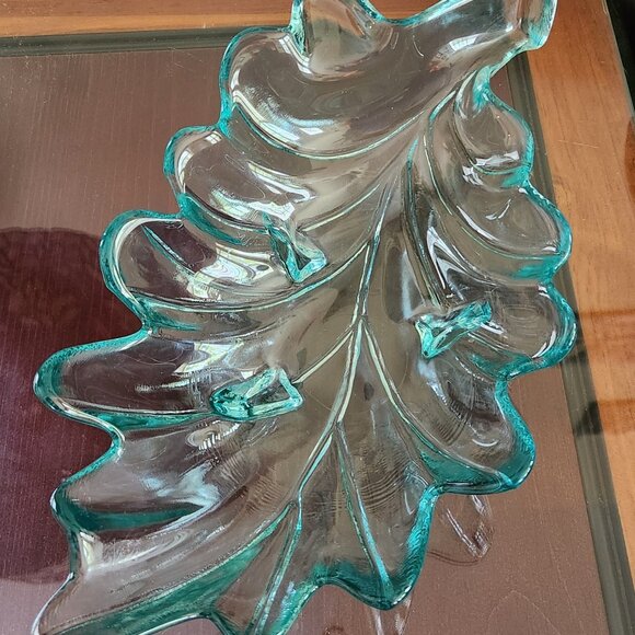 Vidrios San Miguel 100% Recycled Aqua Blue Glass Oak Leaf Dish - Picture 16 of 16
